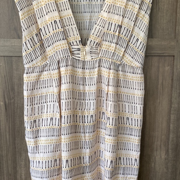 BCBGENERATION Open Back Dress Size 6 - Picture 8 of 15